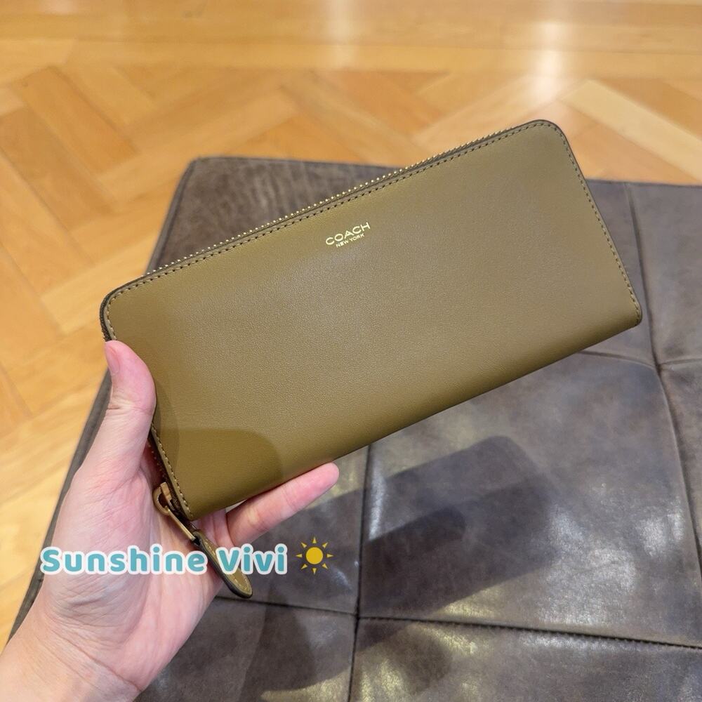 NWT COACH New York Slim Accordion Zip Wallet CCY19 Muted Olive Leather